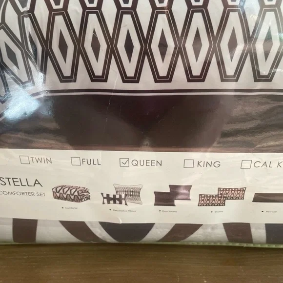 BNWT 8pc Queen comforter set - Picture 8 of 8